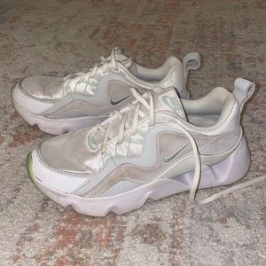 Nike chunky sneakers